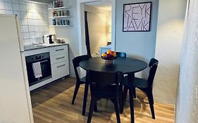 Castle Inn Apartments - Downtown Keflavik
